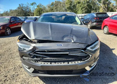 2017 Ford Fusion Titanium Hev z USA, uszkodzony, nr VIN 3FA6P0RU3HR270241